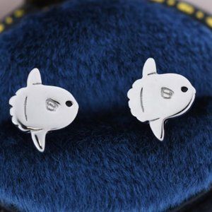 Ocean Sunfish Fish Stud Earrings in Sterling Silver, Cute Sun Fish Earrings, Mol